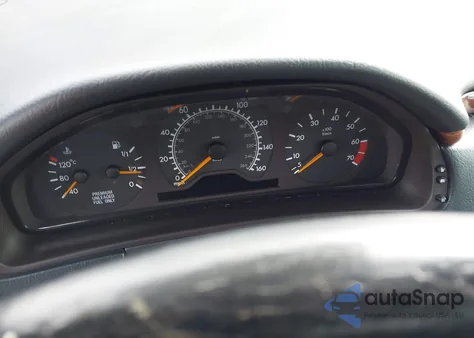 1998 Mercedes-Benz E 430 из США, поврежденный, VIN WDBJF70F2WA694711